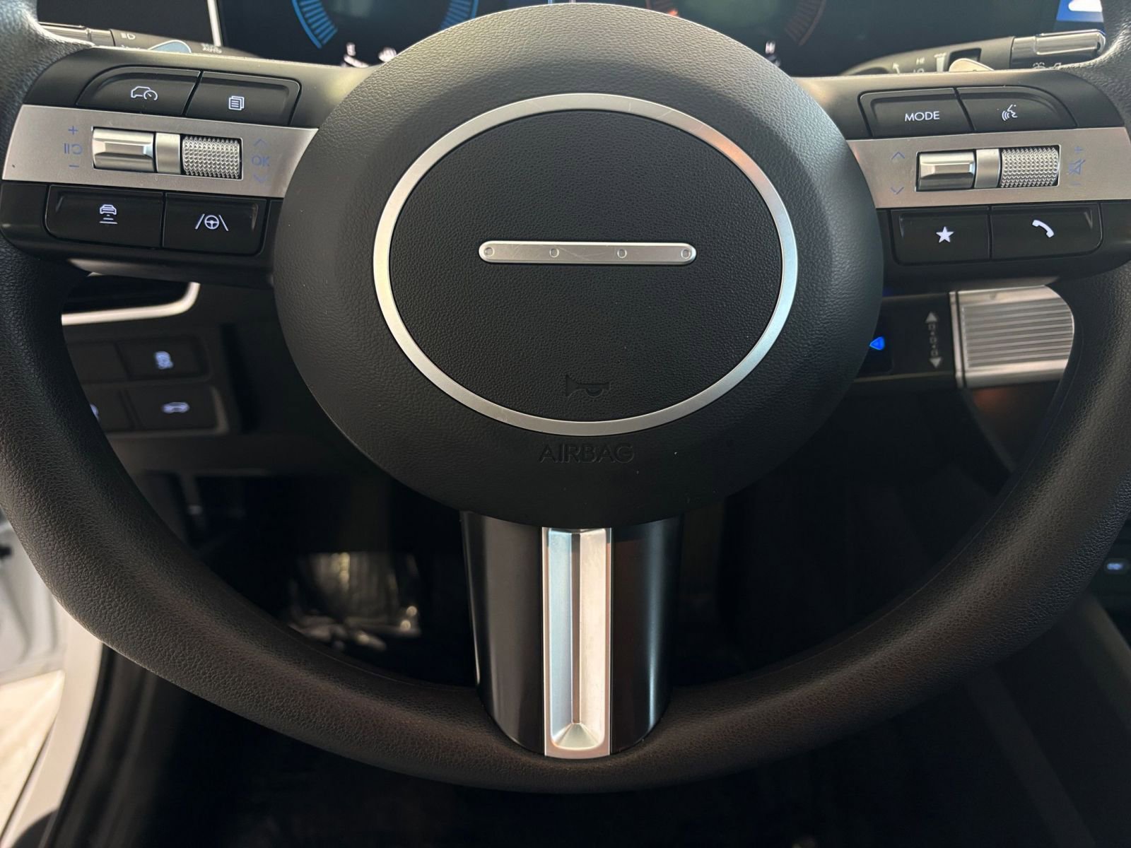 Used 2025 Hyundai Sonata SEL FWD image 29