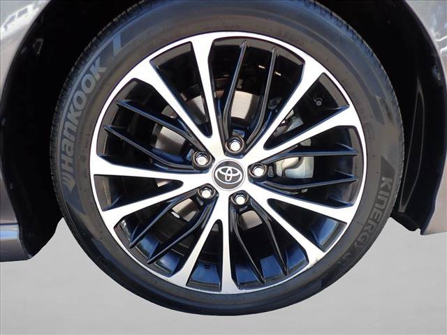 Used 2020 Toyota Camry SE FWD image 7
