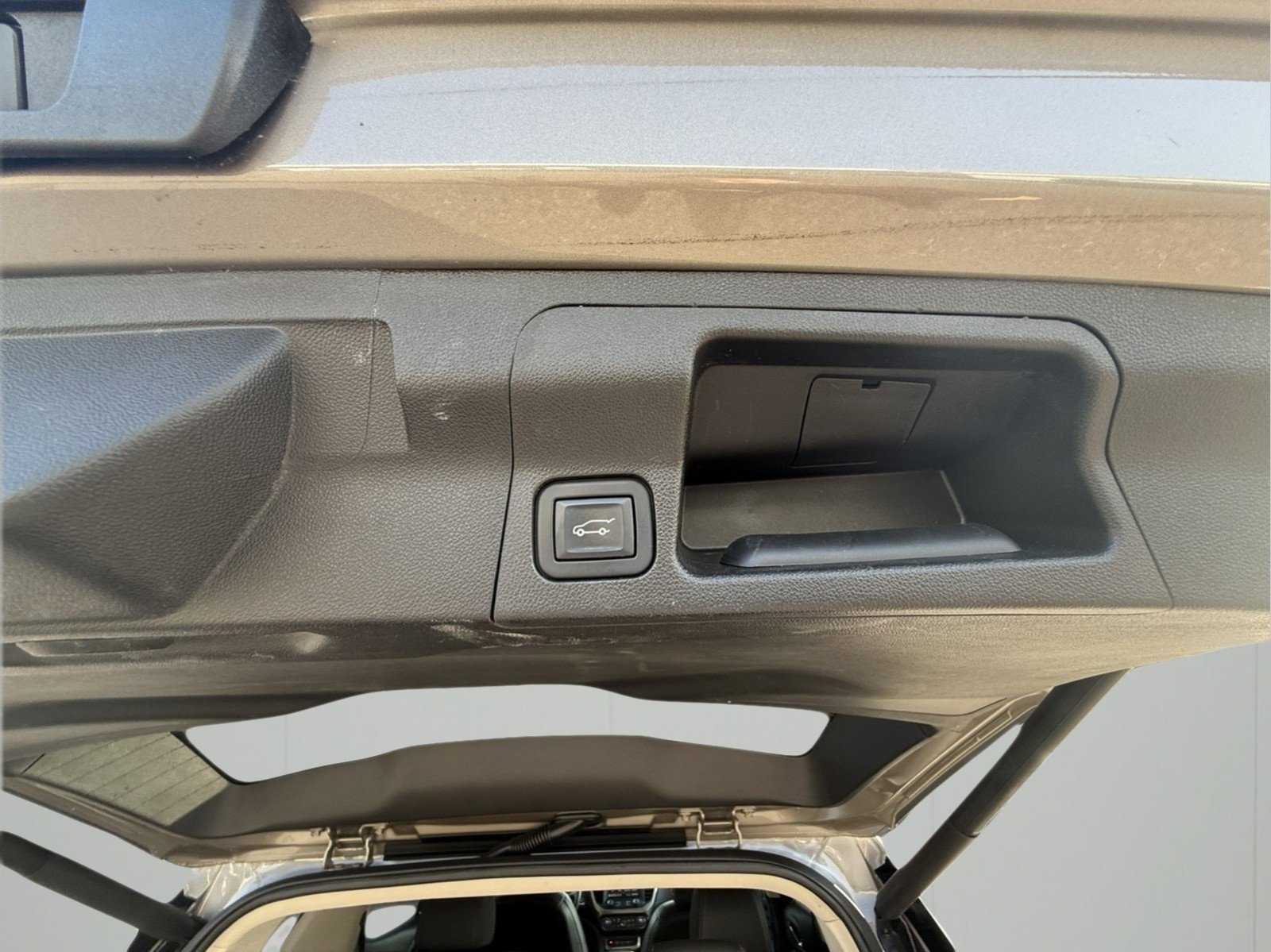 Used 2022 GMC Acadia Denali image 30