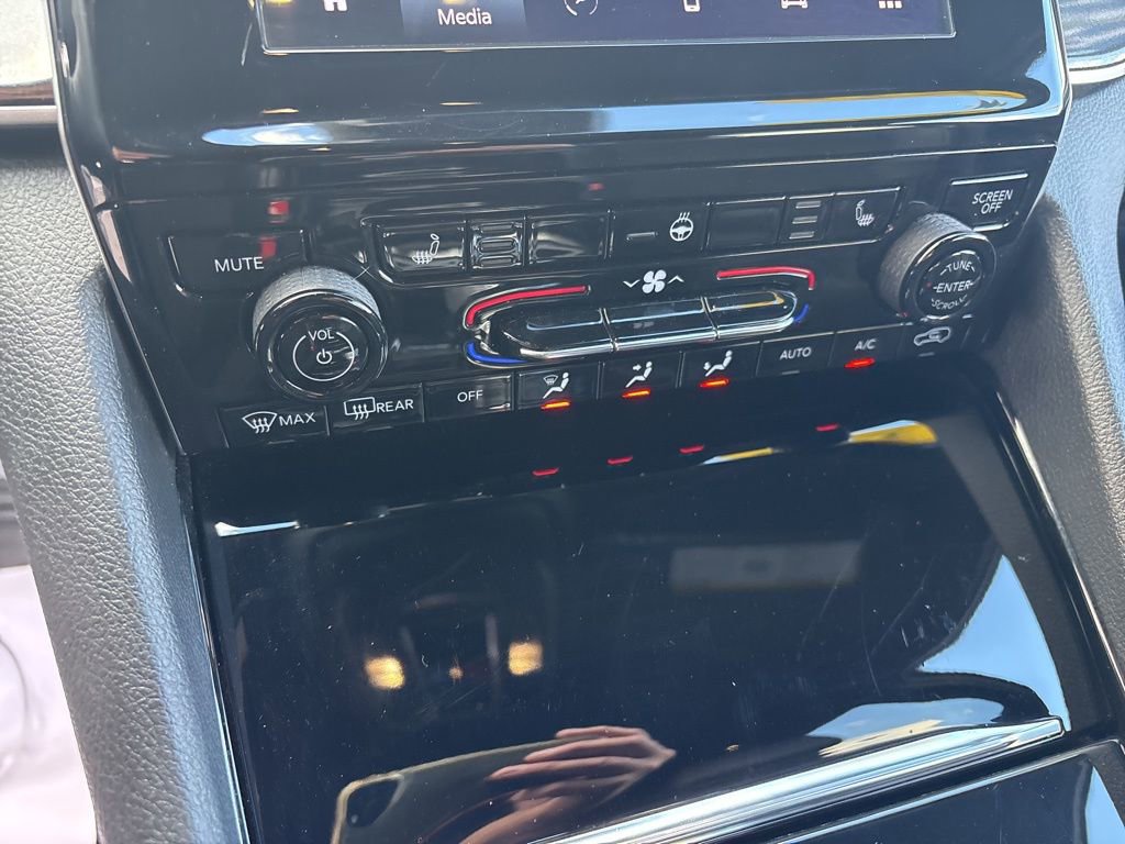 Used 2022 Jeep Grand Cherokee Altitude image 23