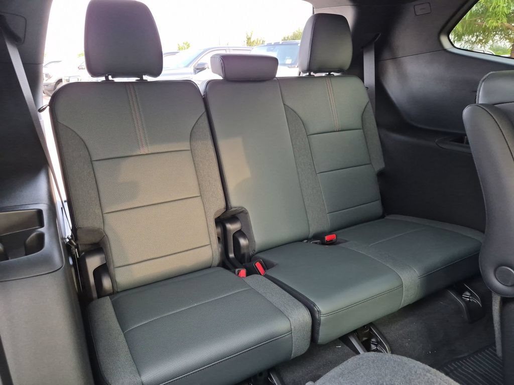 New 2026 GMC Acadia AT4 w/ Luxury Package AWD/4WD image 40