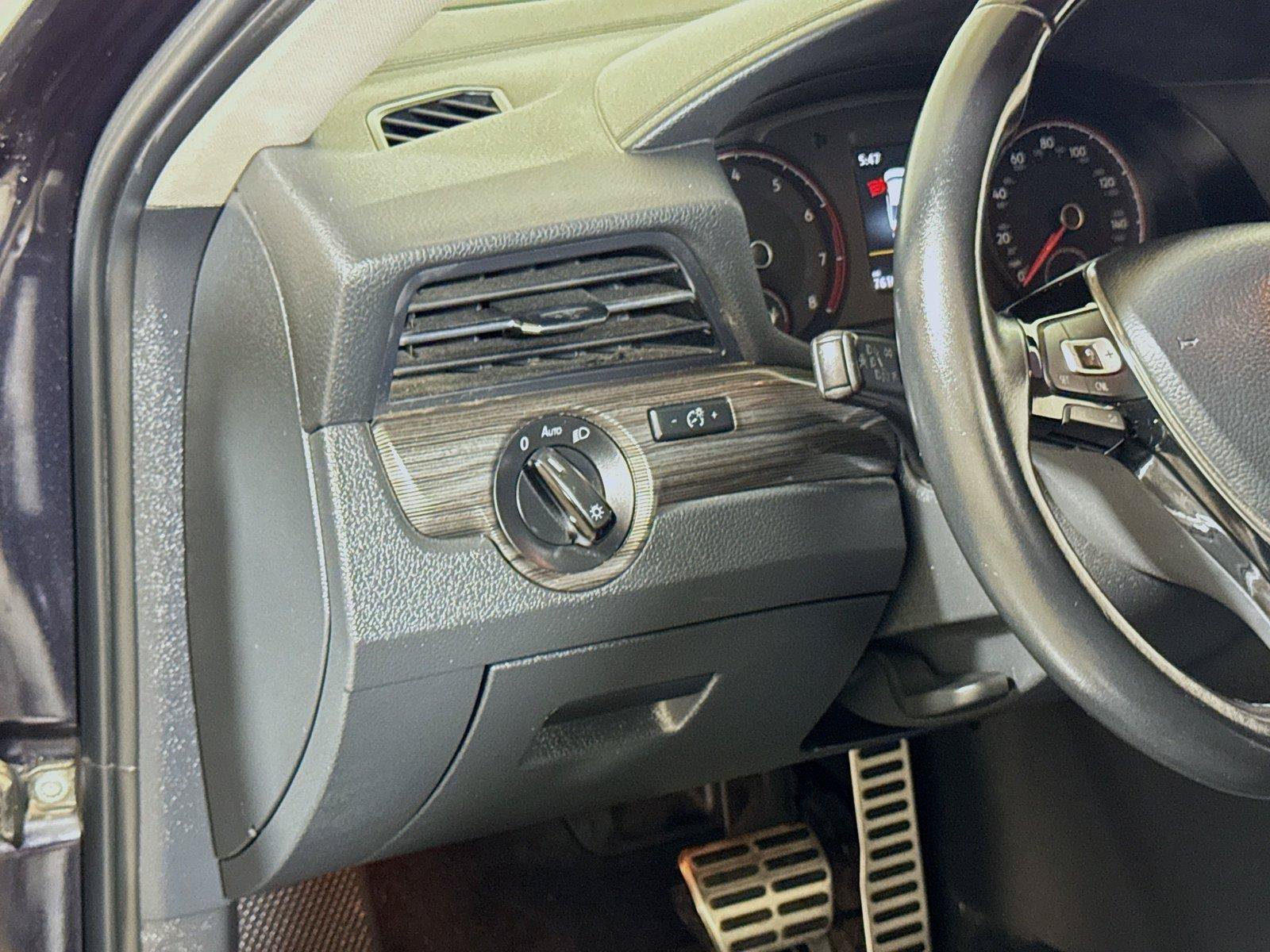 Used 2020 Volkswagen Passat 2.0T R-Line FWD image 8