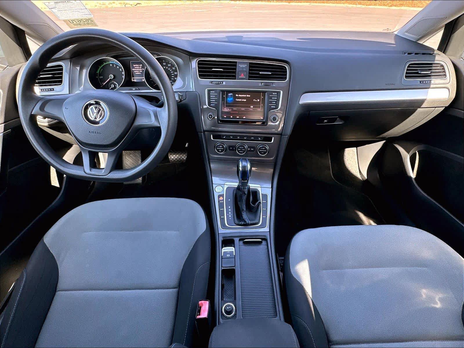 Used 2016 Volkswagen e-Golf SE w/ DC Fast Charging Package FWD image 19