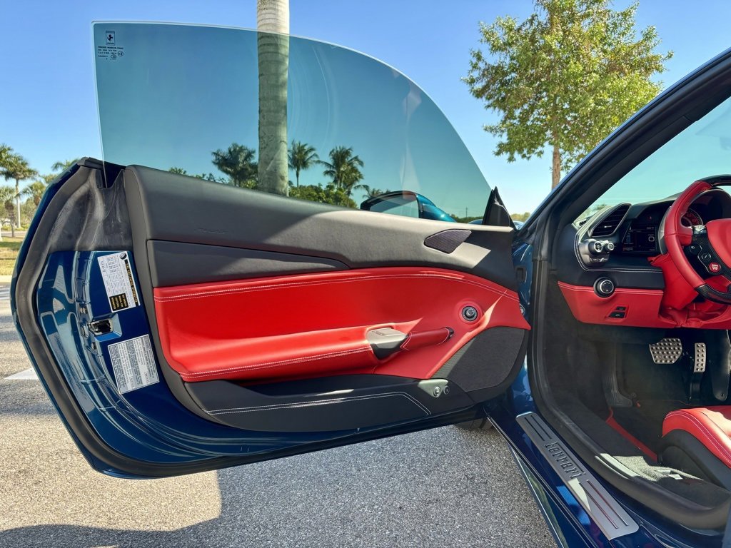 Used 2019 Ferrari 488 GTB image 17