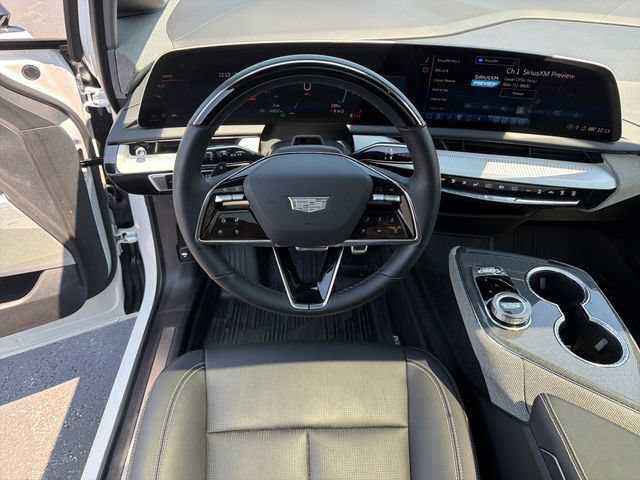Certified 2025 Cadillac Optiq Luxury 2 w/ LPO, Floor Liner Package AWD/4WD image 12