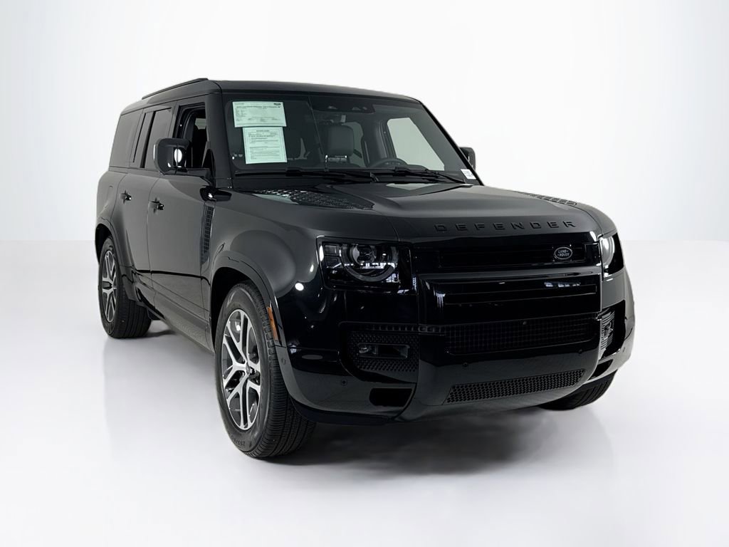 Used 2025 Land Rover Defender 130 X-Dynamic SE image 7