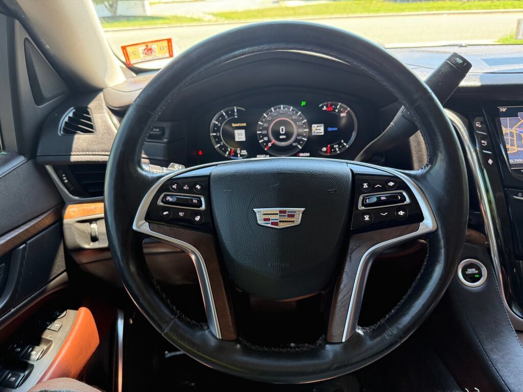 Used 2016 Cadillac Escalade ESV Luxury AWD/4WD image 13