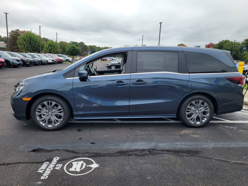 New 2026 Honda Odyssey Touring image 8