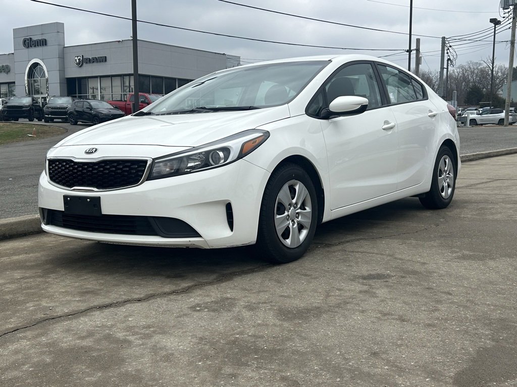 Used 2018 Kia Forte LX image 2