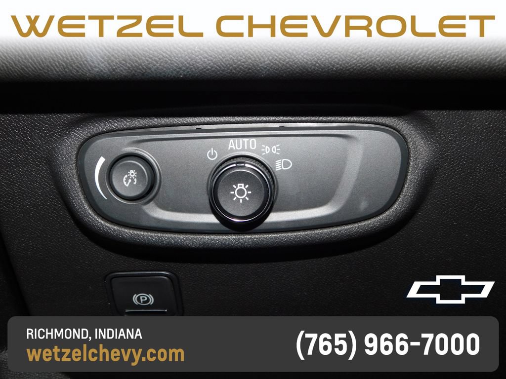Used 2023 GMC Terrain SLE w/ Driver Convenience Package FWD image 28