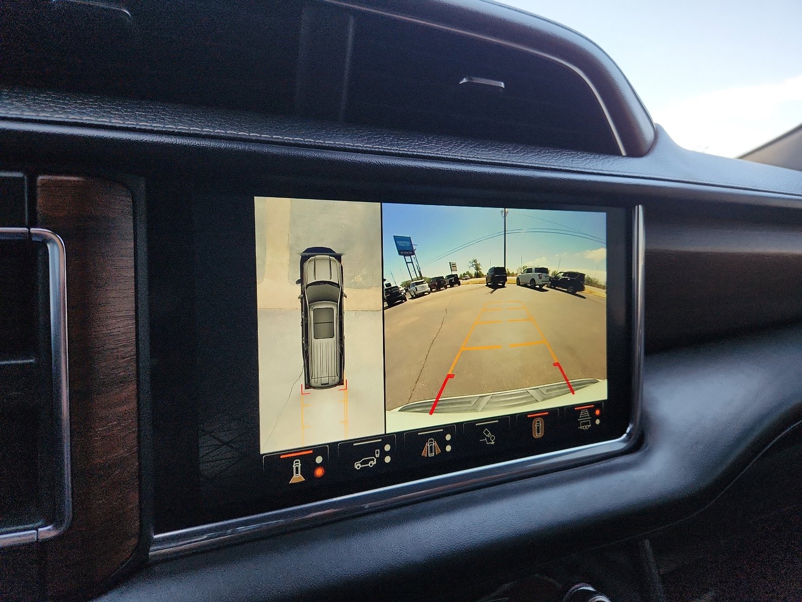 Used 2023 GMC Yukon XL Denali Ultimate image 17