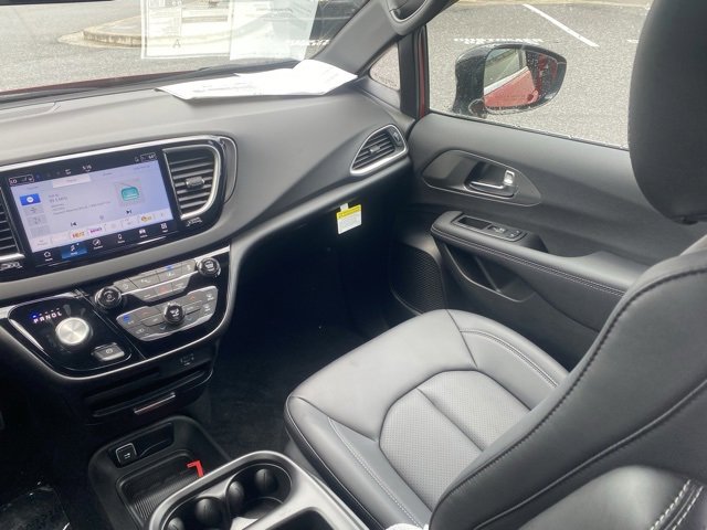 New 2026 Chrysler Voyager LX image 35