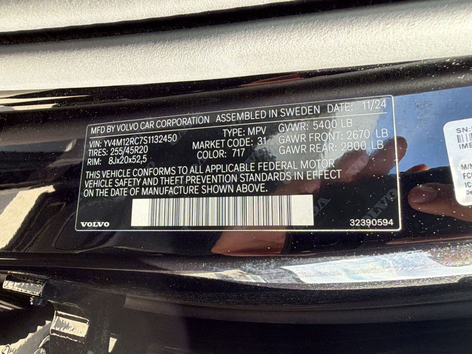 Certified 2025 Volvo XC60 B5 Plus image 20