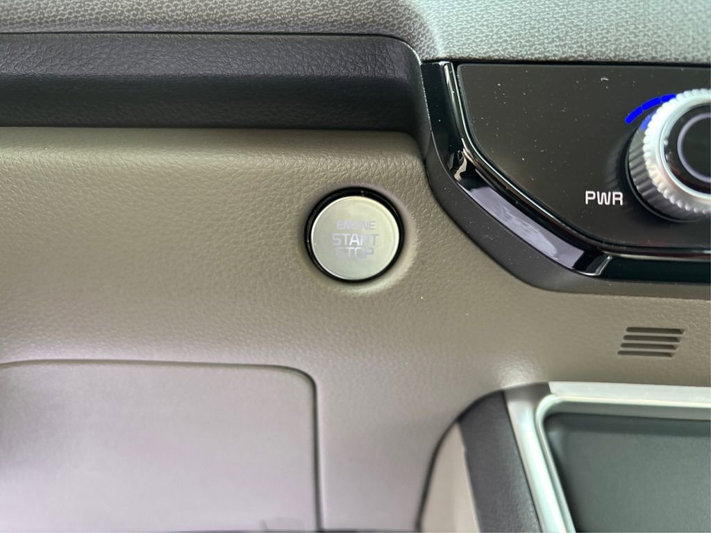 New 2026 Kia Carnival EX FWD image 31