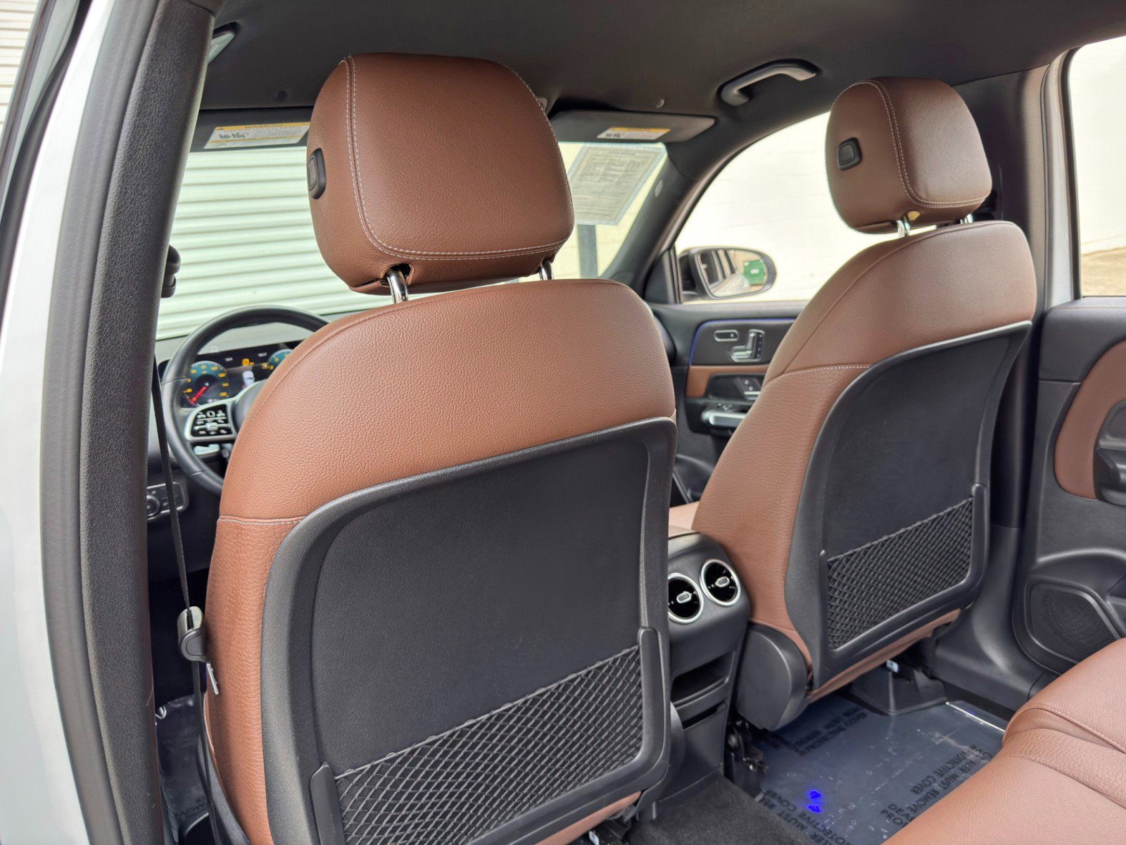 Used 2021 Mercedes-Benz GLB 250 w/ AMG Line image 35