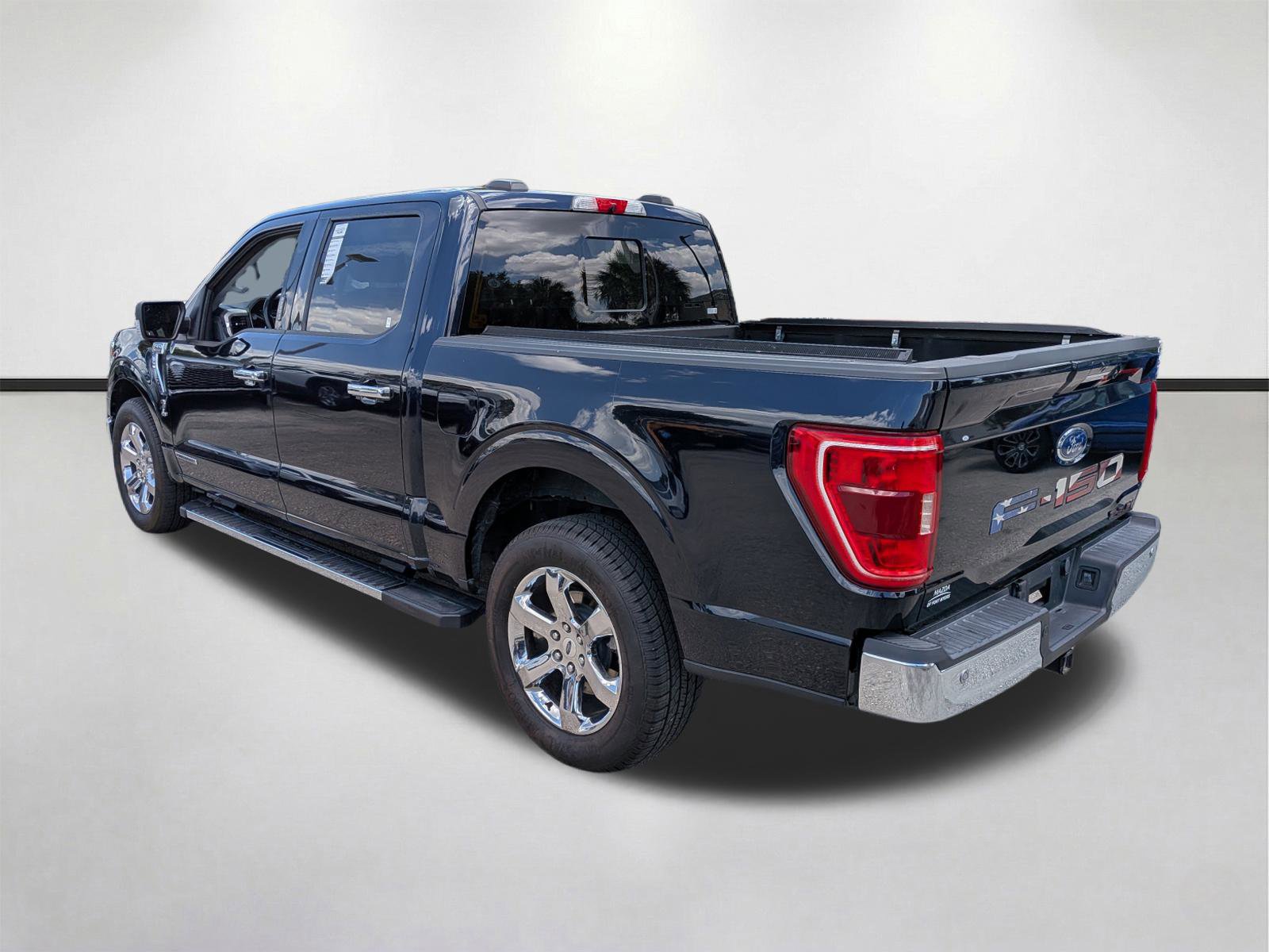 Used 2021 Ford F150 XLT w/ Equipment Group 302A High RWD image 6
