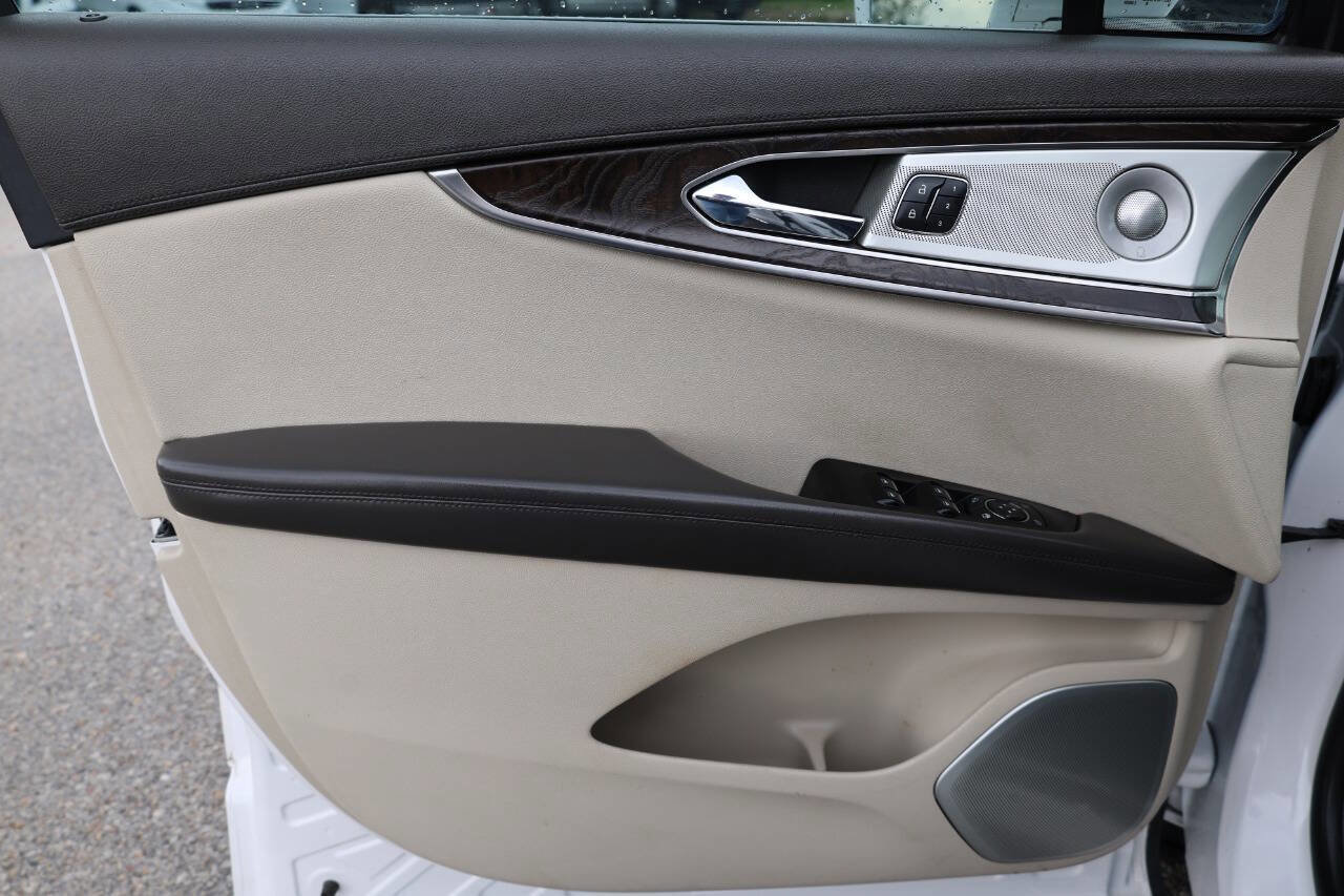 Used 2019 Lincoln Nautilus Reserve w/ Ultimate Package image 12