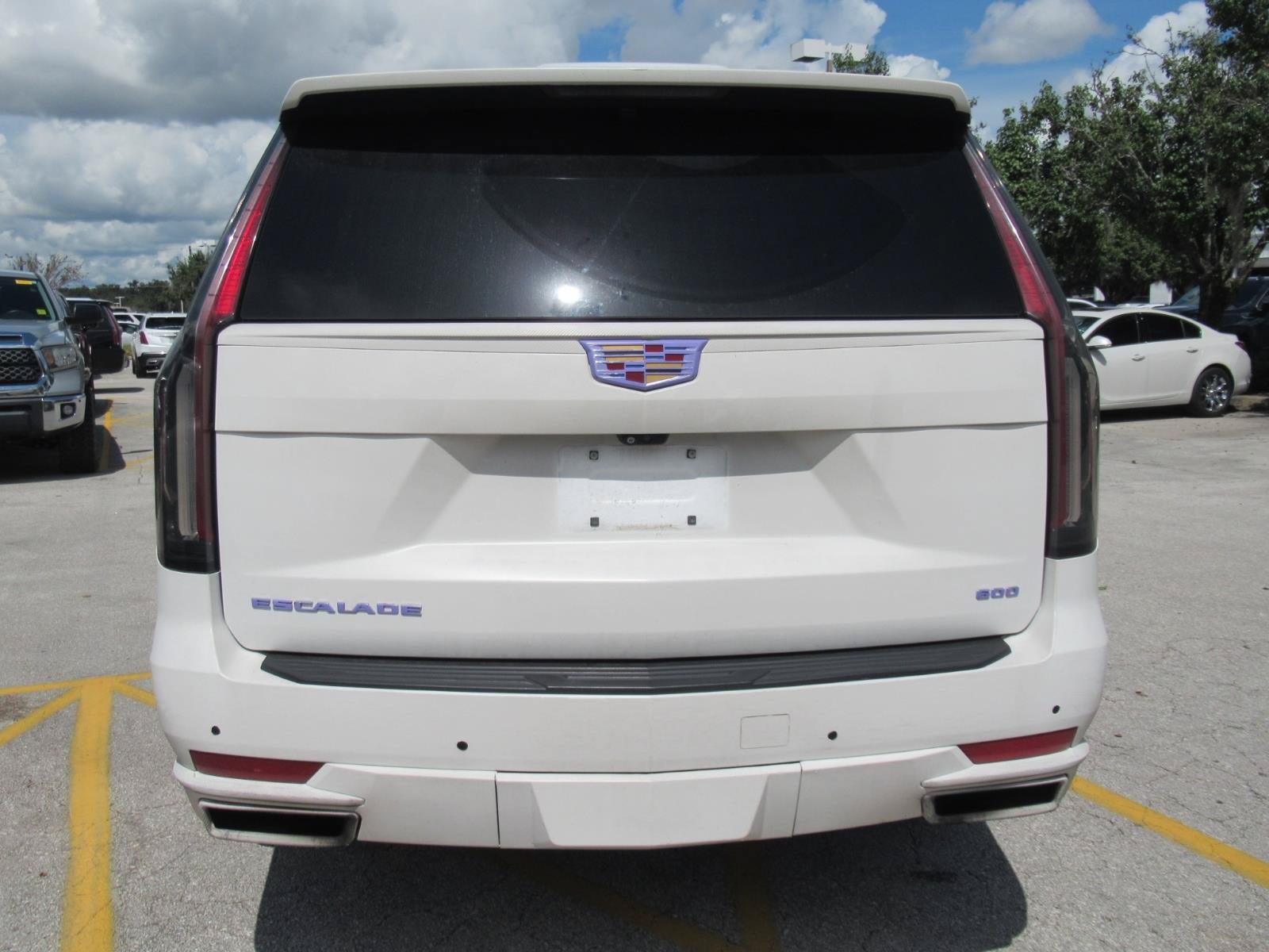 Used 2023 Cadillac Escalade ESV Premium Luxury AWD/4WD image 6
