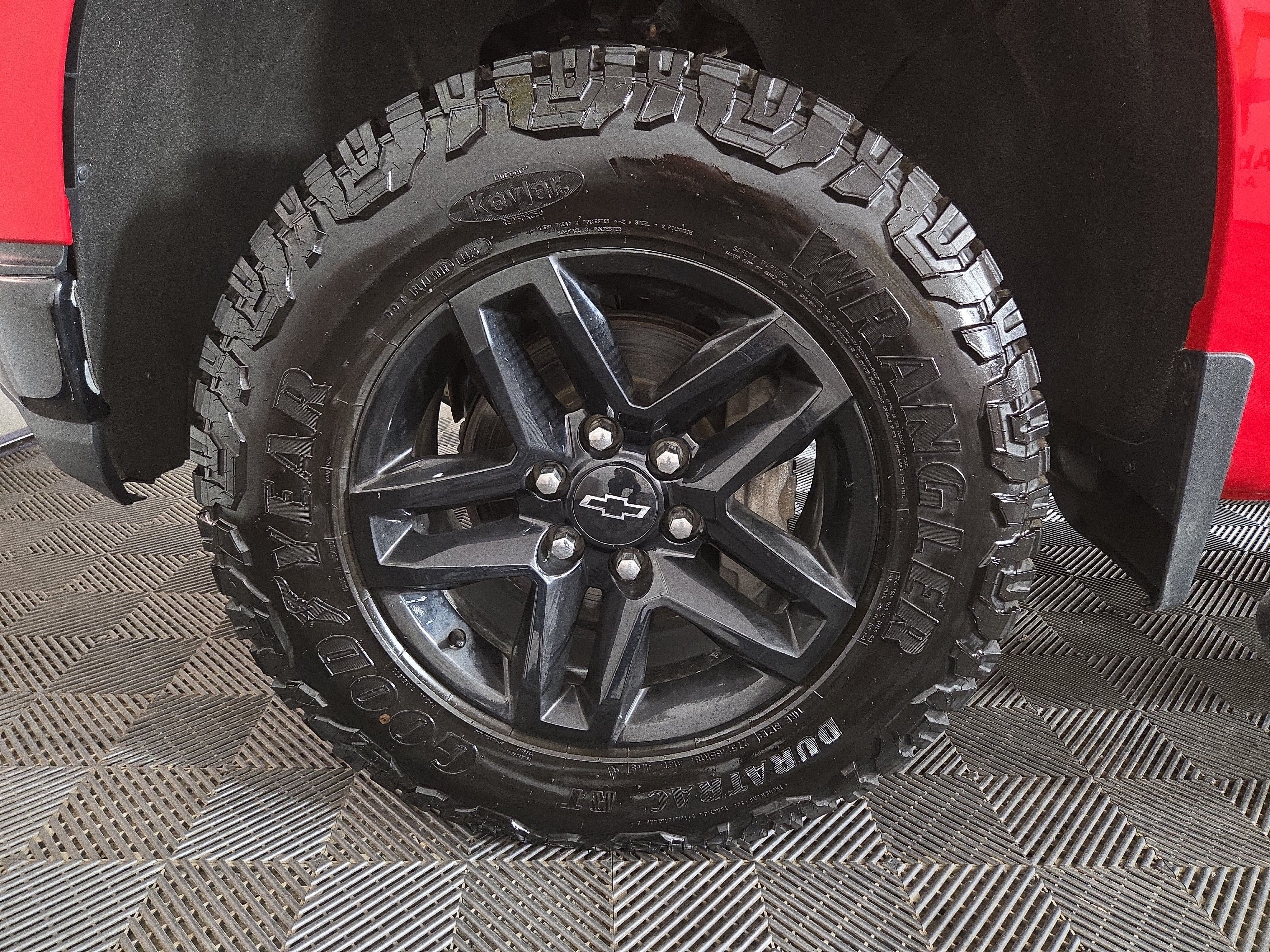 Used 2019 Chevrolet Silverado 1500 Custom Trail Boss w/ Custom Convenience Package AWD/4WD image 32