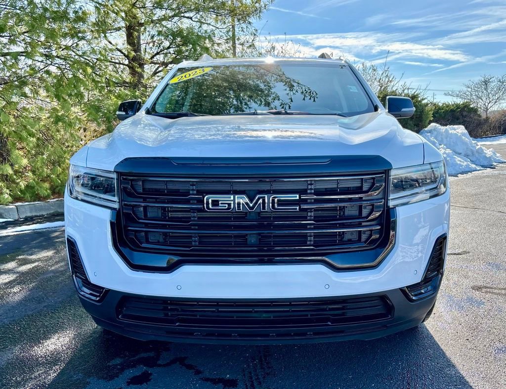 Used 2023 GMC Acadia SLE w/ Driver Convenience Package image 9