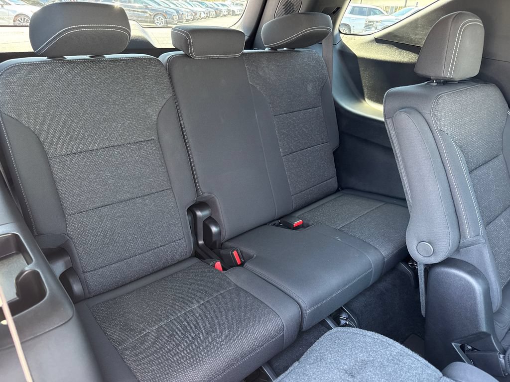 Used 2025 Chevrolet Traverse LT w/ Enhanced Driving Package FWD image 19