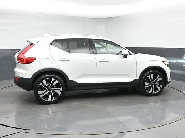 Used 2023 Volvo XC40 B5 Plus w/ Protection Package Premier AWD/4WD image 9