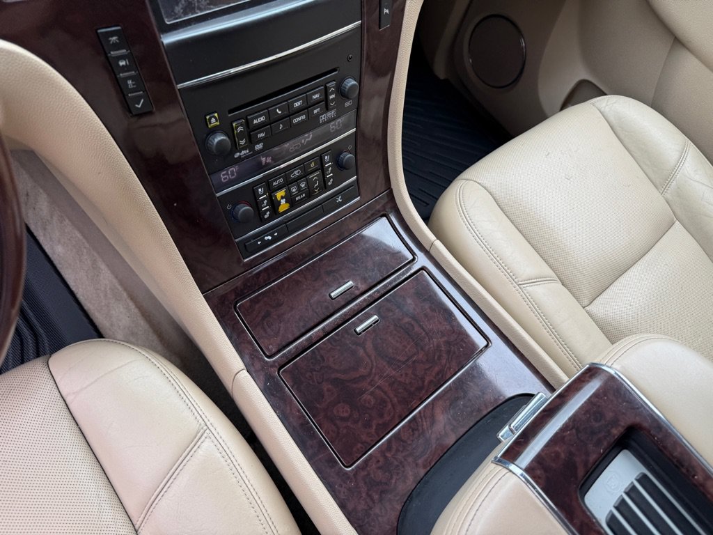 Used 2013 Cadillac Escalade Premium AWD/4WD image 50