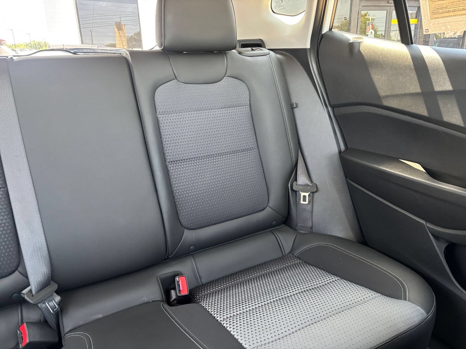 Used 2025 Chevrolet Trax LT FWD image 31