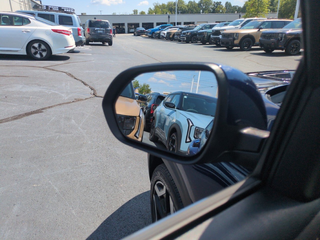 Certified 2024 Kia Seltos SX w/ SX Sunroof Package AWD/4WD image 11