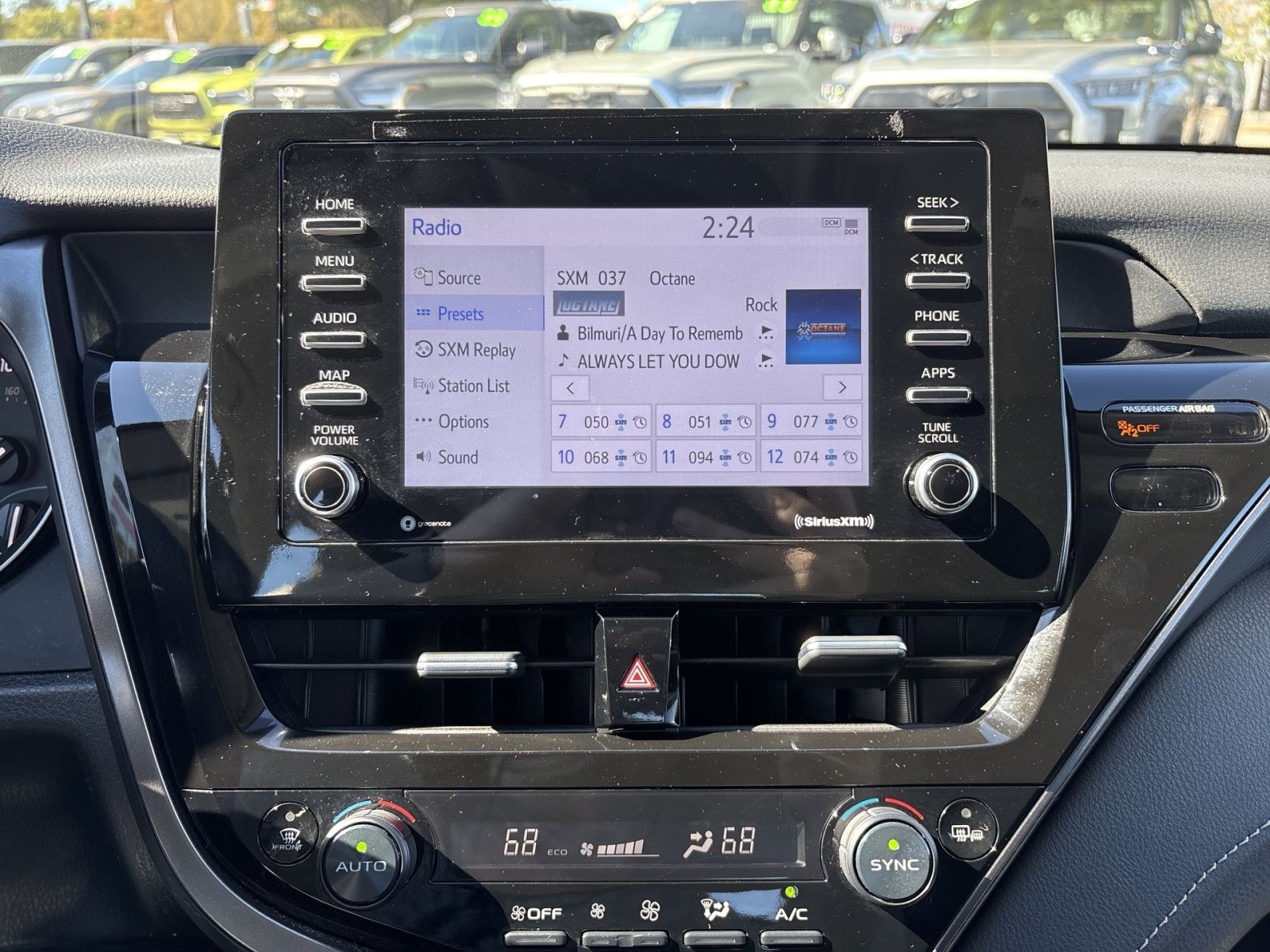 Used 2024 Toyota Camry SE FWD image 18