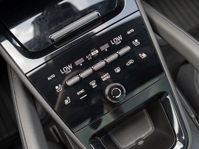 Certified 2024 Porsche Cayenne image 27