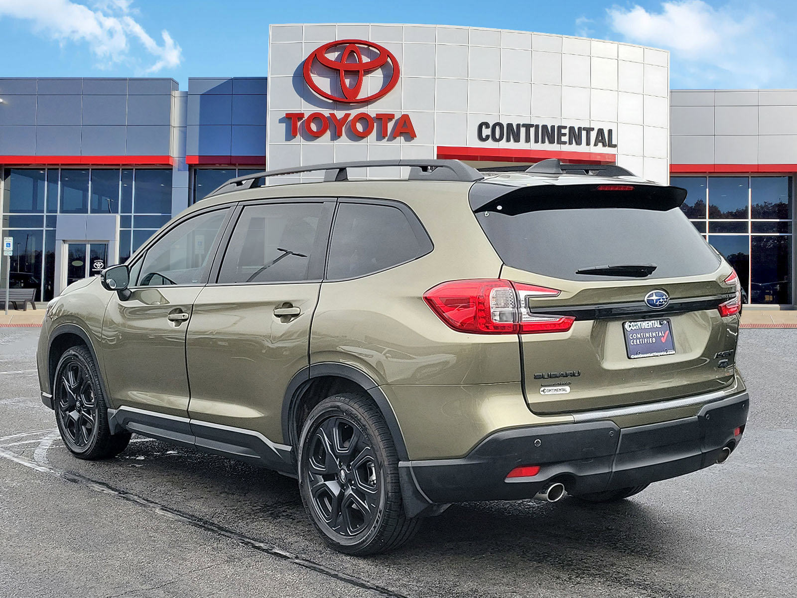 Used 2023 Subaru Ascent Onyx Edition image 4