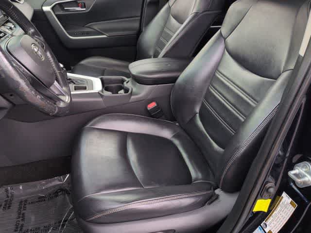 Used 2019 Toyota RAV4 XLE Premium w/ Cold Weather Package AWD/4WD image 16