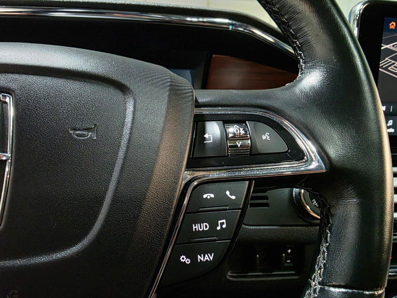 Used 2021 Lincoln Navigator Reserve w/ Luxury Package AWD/4WD image 35