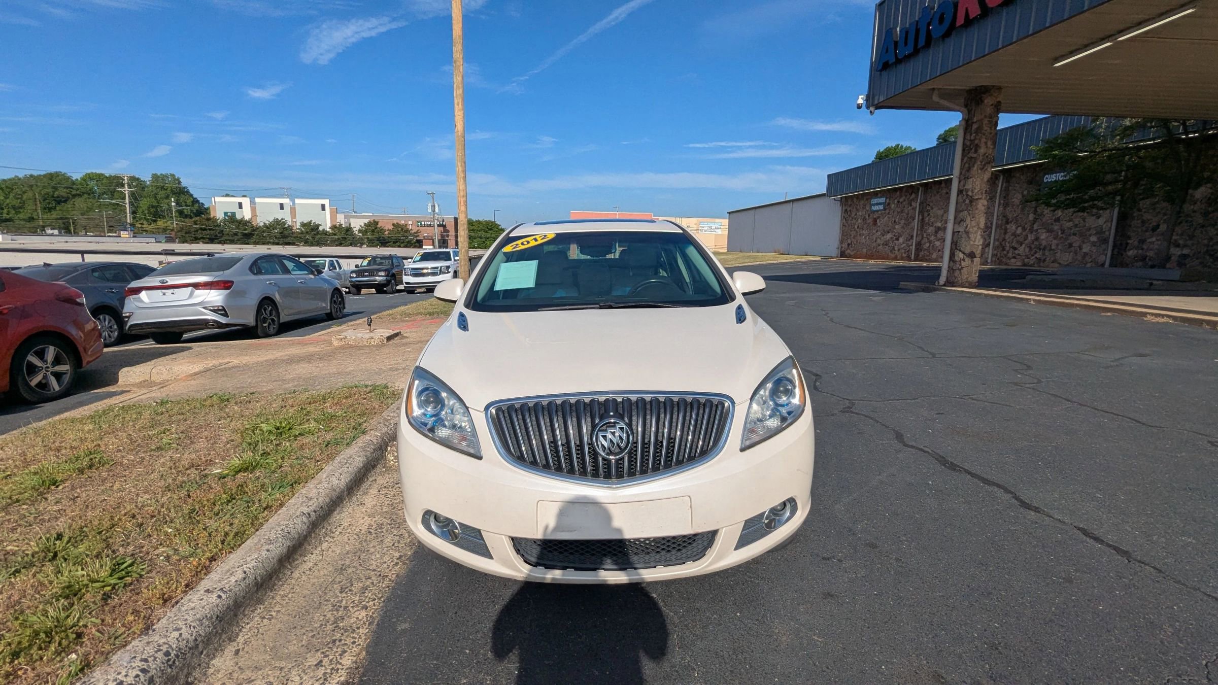 Used 2012 Buick Verano Leather FWD image 2