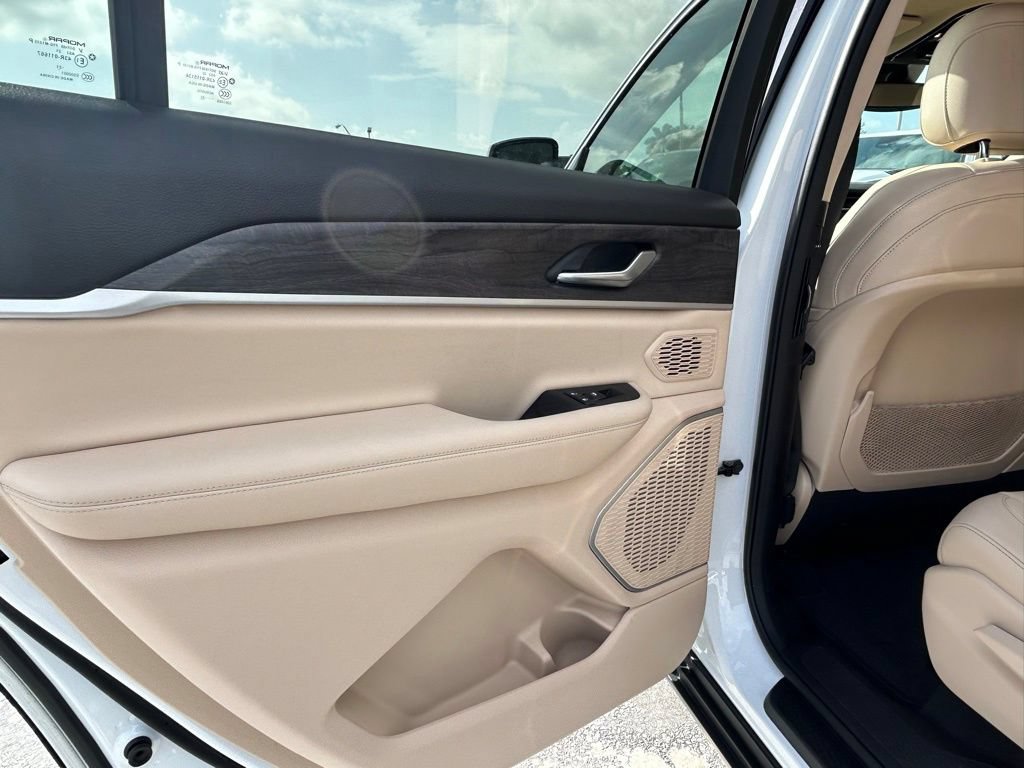 Certified 2022 Jeep Grand Cherokee L Limited RWD image 48