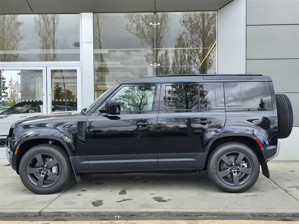 New 2025 Land Rover Defender 110 S image 4