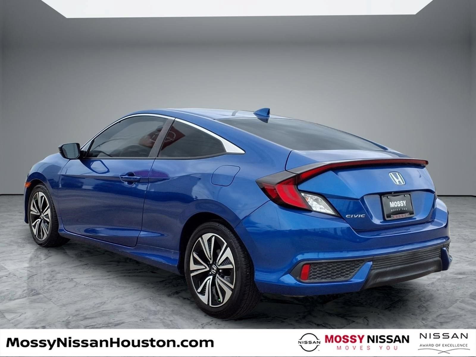 Used 2018 Honda Civic EX-T image 2