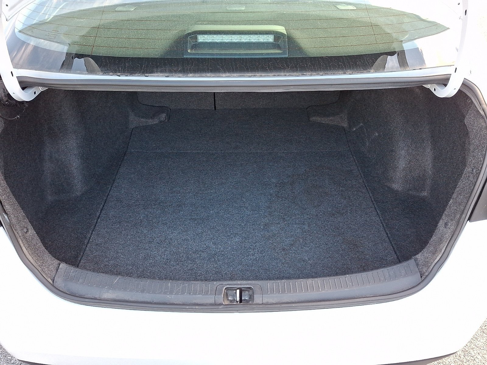 Used 2025 Toyota Corolla LE FWD image 28