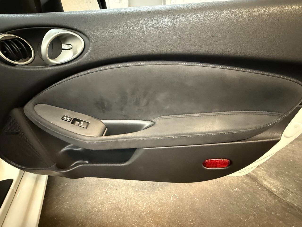 Used 2014 Nissan 370Z Touring w/ Sport Package image 24