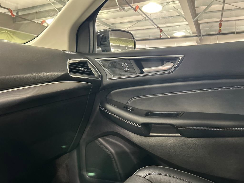 Used 2018 Ford Edge Titanium w/ Equipment Group 301A image 20