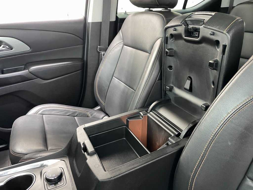 Used 2021 Chevrolet Traverse LT image 30