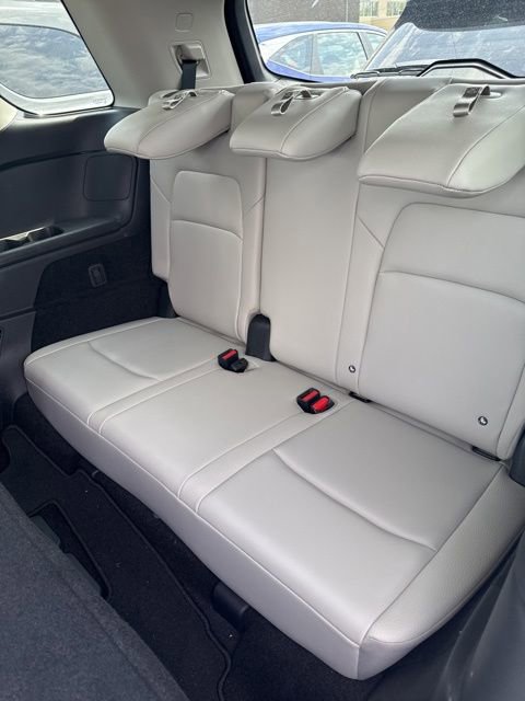 Used 2024 Nissan Pathfinder SL AWD/4WD image 11