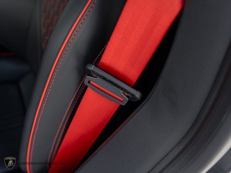 Used 2025 Lamborghini Revuelto image 29