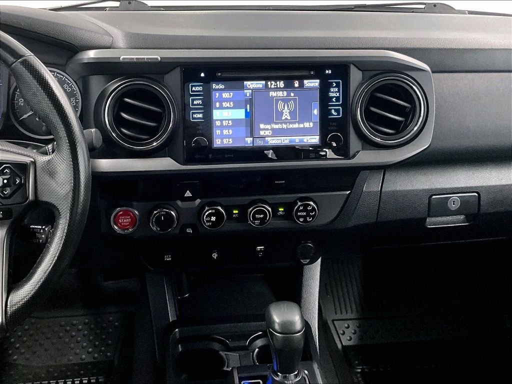 Used 2017 Toyota Tacoma TRD Sport w/ Tow Package (A/T) AWD/4WD image 18