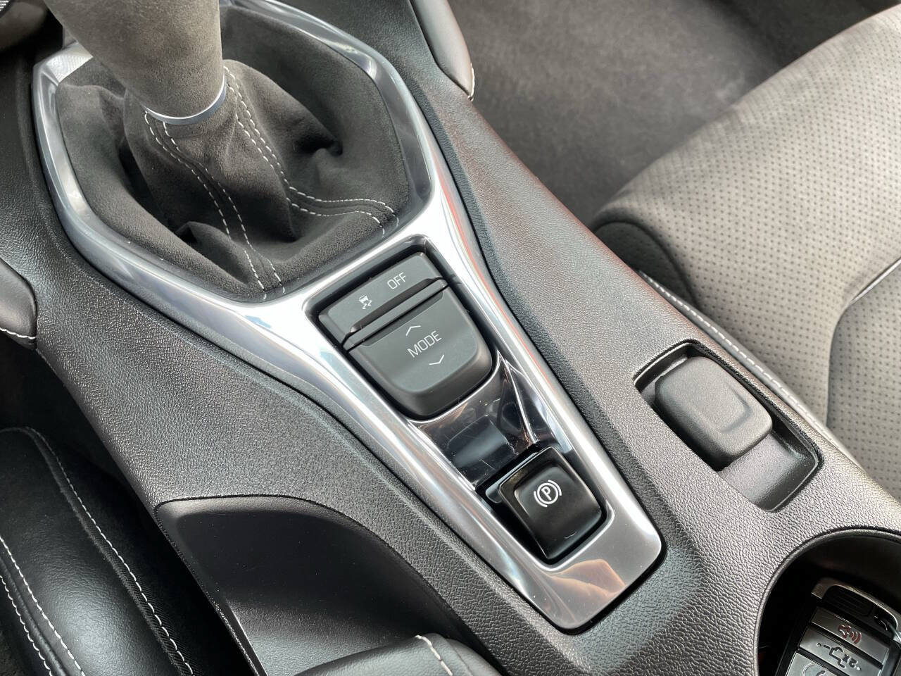 Used 2018 Chevrolet Camaro SS RWD image 48