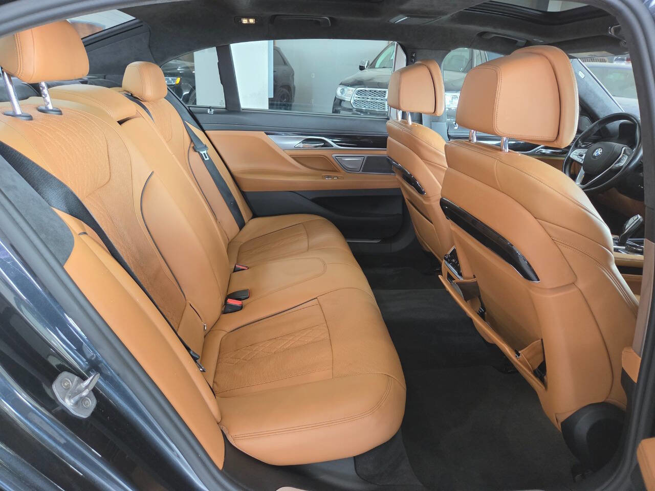 Used 2016 BMW 750i xDrive image 24