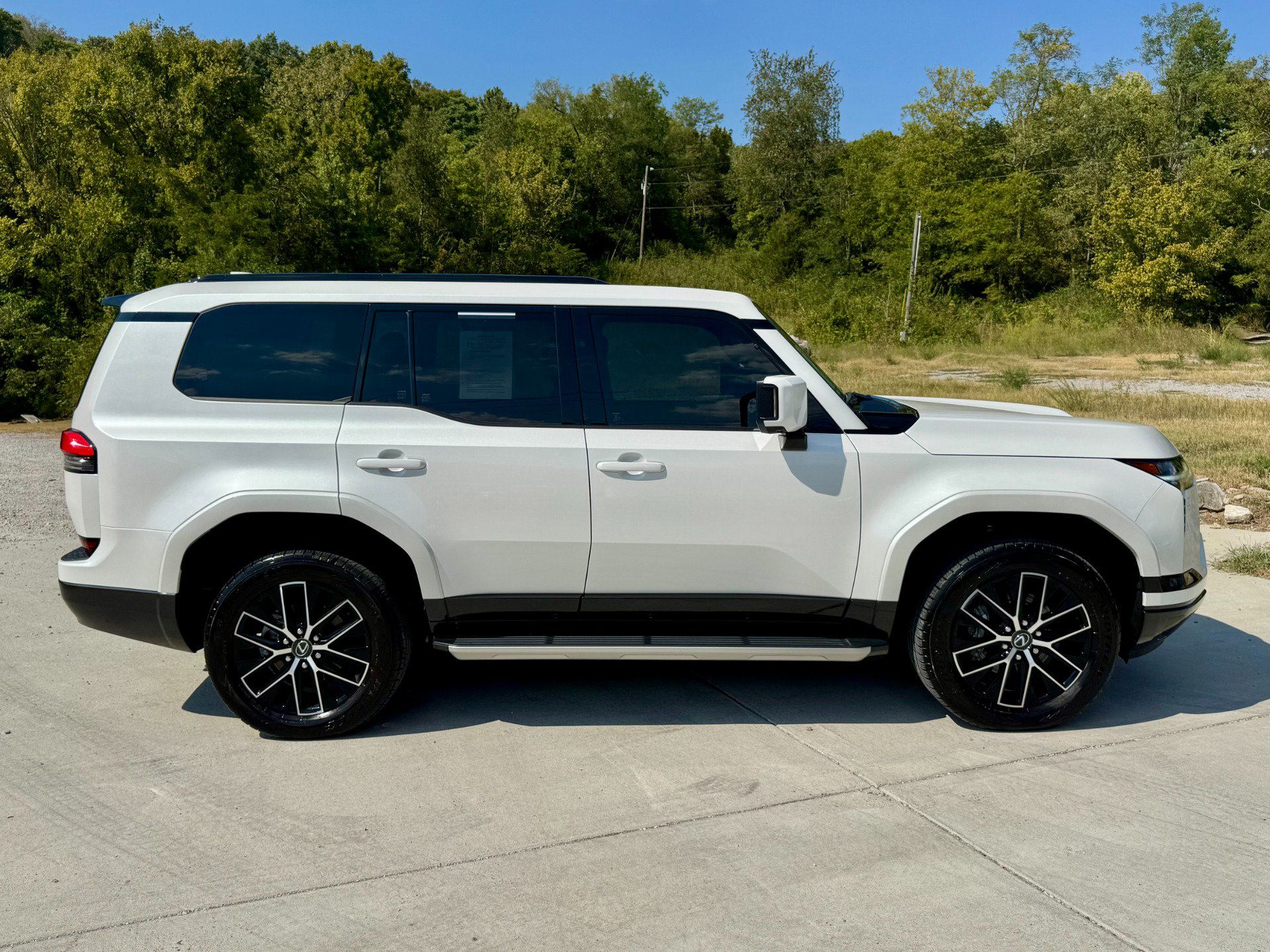 Used 2025 Lexus GX 550 w/ Cold Area Package AWD/4WD image 8