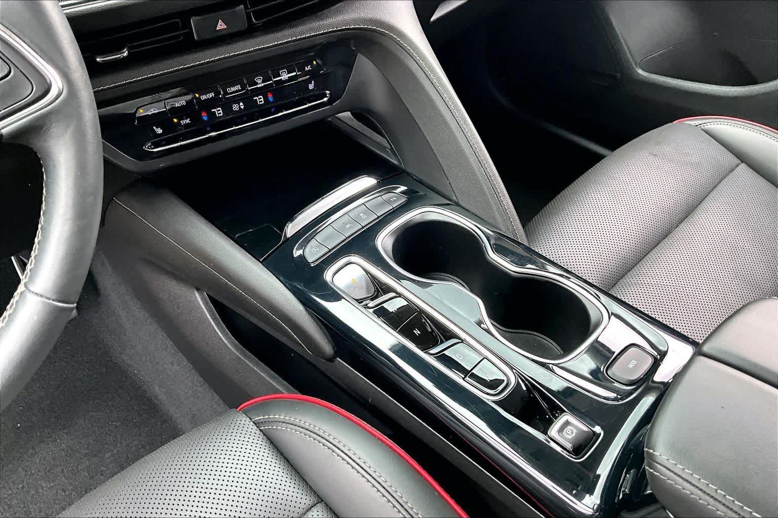 Used 2022 Buick Envision Essence w/ Sport Touring Package FWD image 17