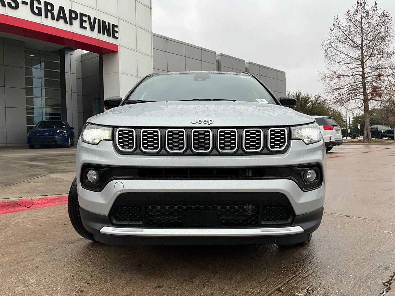 Used 2025 Jeep Compass Limited image 4